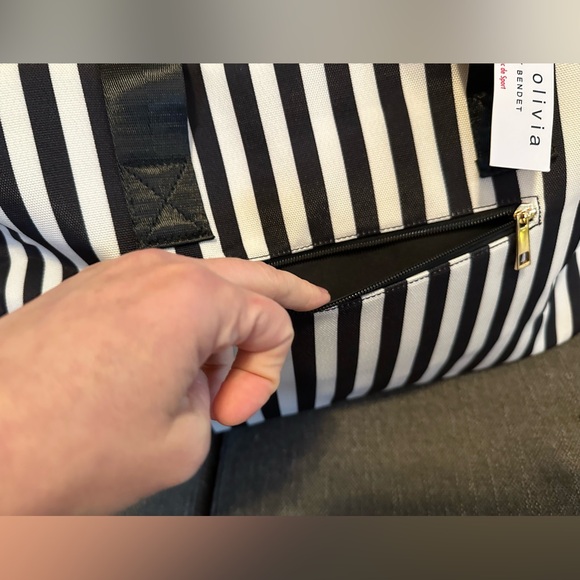Alice + Olivia black&white positano striped weekend/duffel bag - Picture 4 of 8